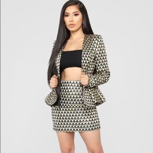 Figure It Out Jacquard Set - Gold/Black